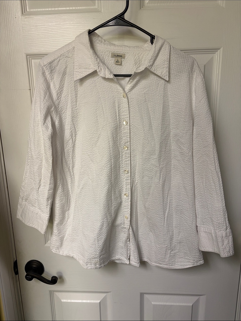 L.L. Bean White Cotyon Seersucker-Textured Button Down Shirt